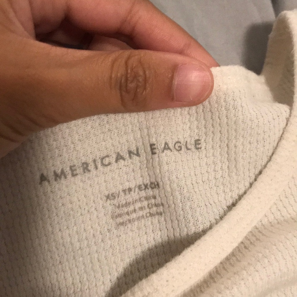 AMERICAN EAGLE RUFFLE TOP - Picture 2 of 2